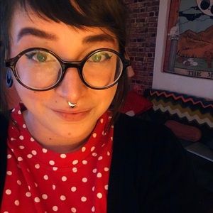 Meet your Posher, Alexis